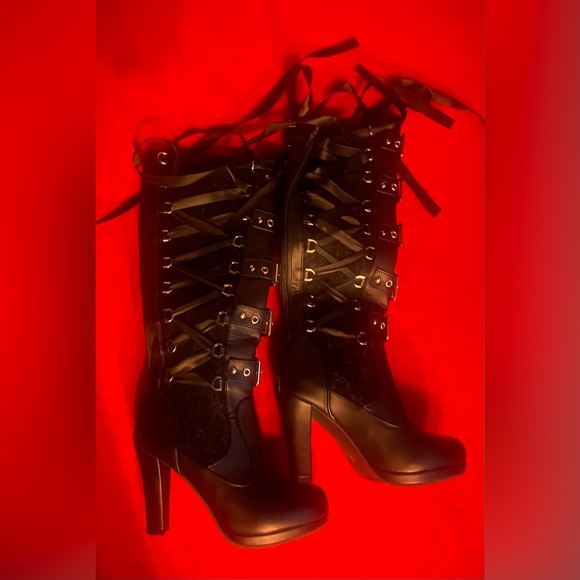 Fairsoma Womens Black Lace-Up 4” Heeled Boots w/ non slip sole & buckle accents - Picture 8 of 8